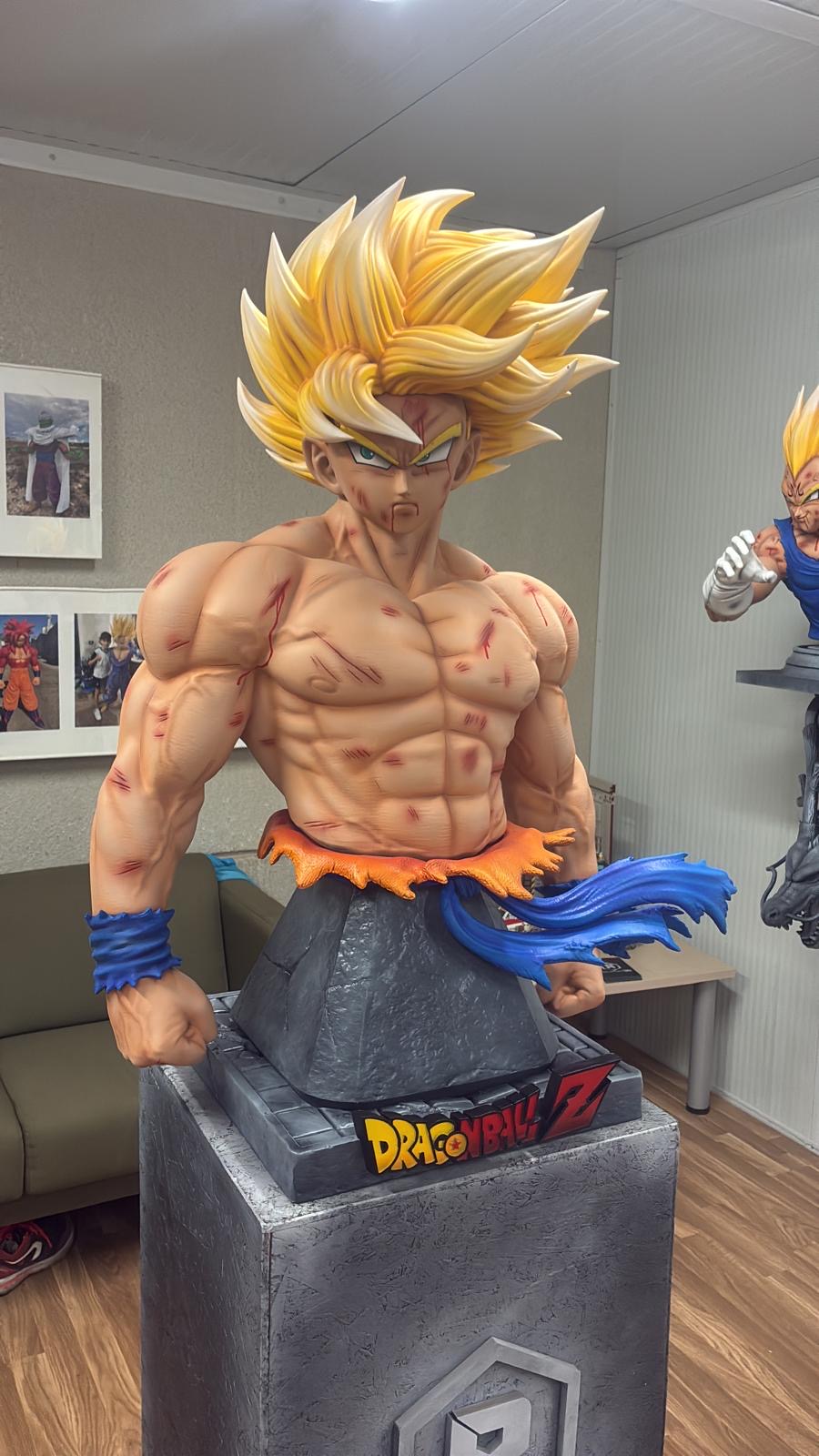 Goku SSJ — Damaged bust